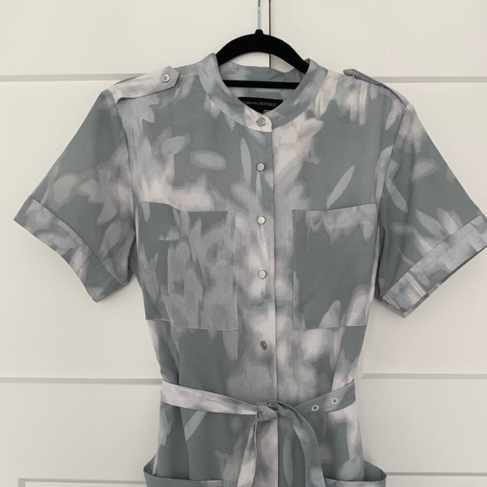 Banana Republic - Button-Up Maxi Dress Mandarin Collar, XS: Cloud Watercolor - Picture 3 of 12